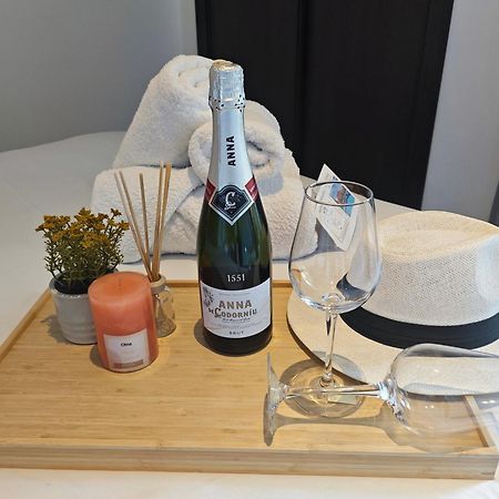 Casa Oasis Benalbeach 贝纳尔马德纳 外观 照片