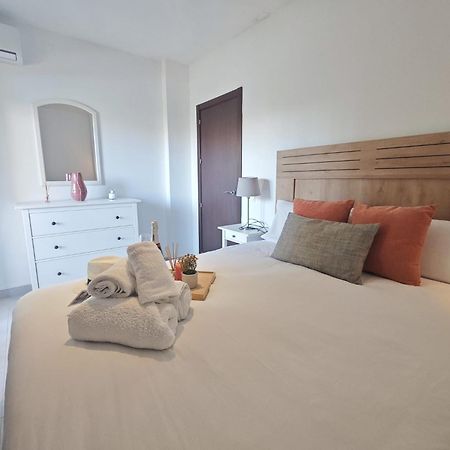 Casa Oasis Benalbeach 贝纳尔马德纳 外观 照片