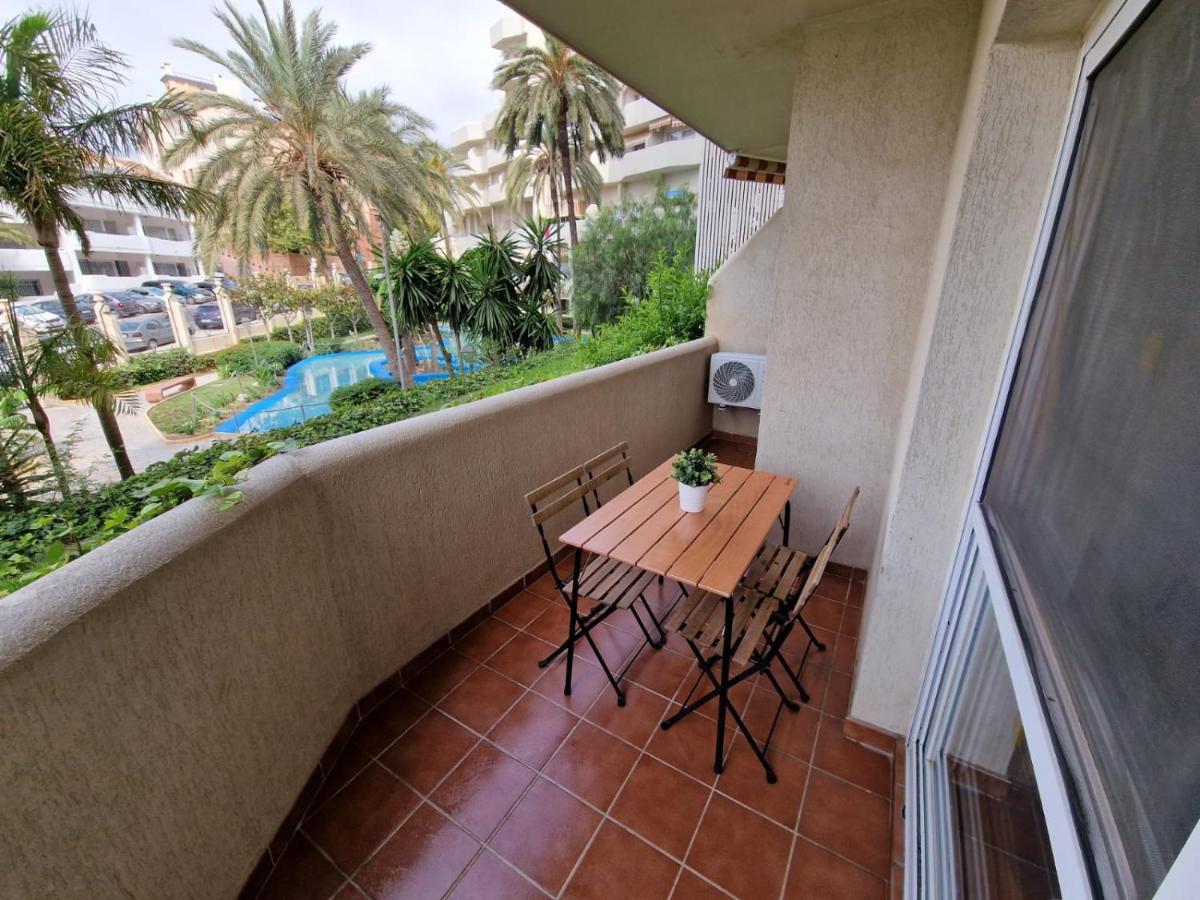 Casa Oasis Benalbeach 贝纳尔马德纳 外观 照片