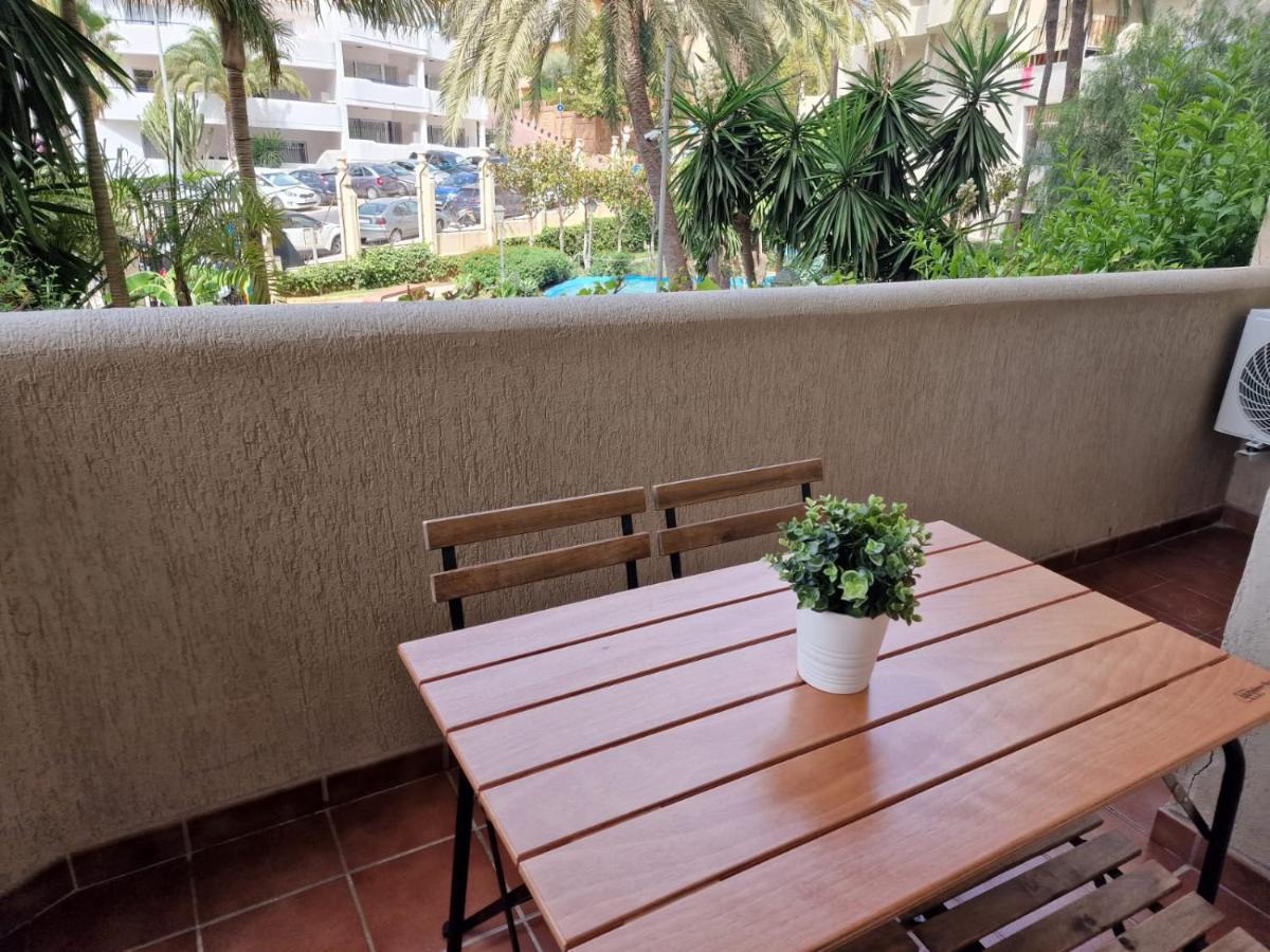 Casa Oasis Benalbeach 贝纳尔马德纳 外观 照片