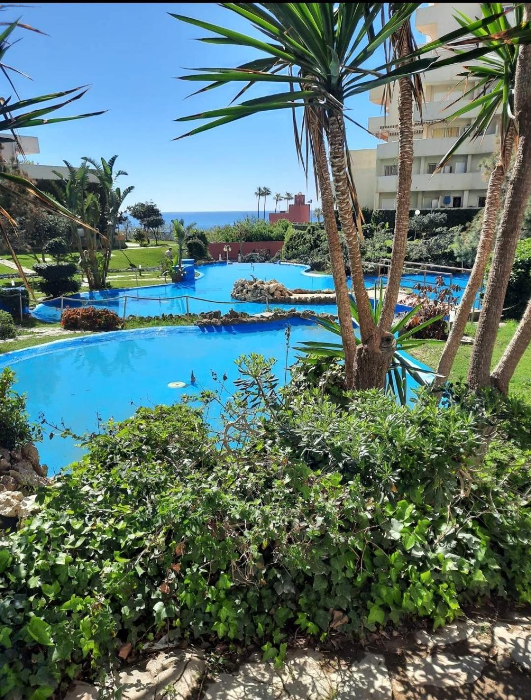 Casa Oasis Benalbeach 贝纳尔马德纳 外观 照片