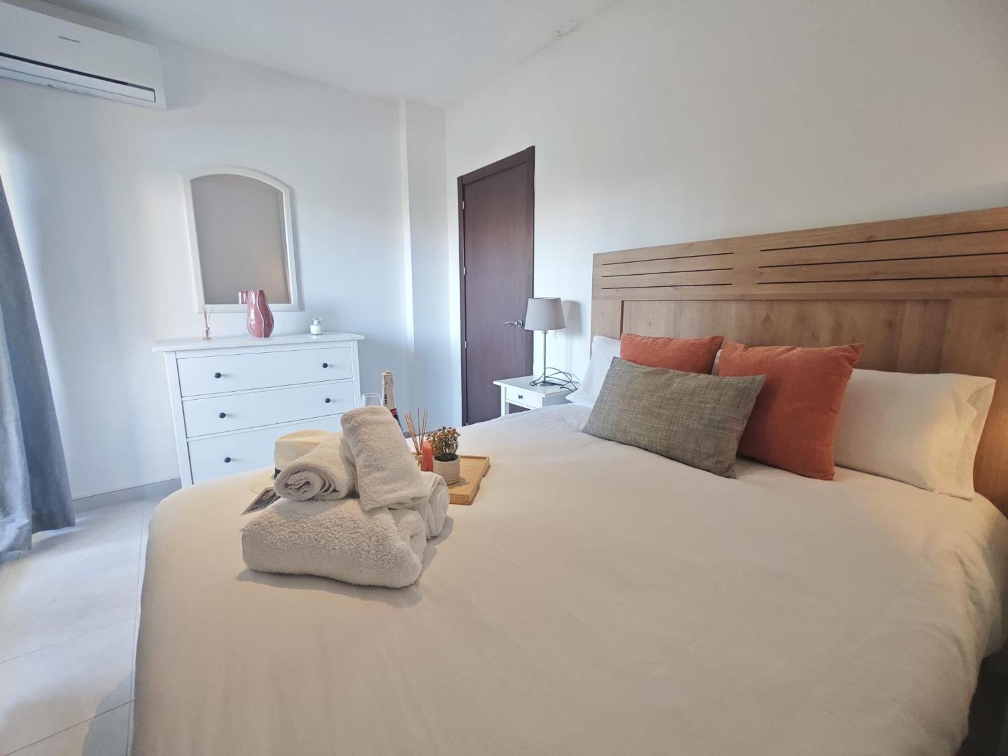 Casa Oasis Benalbeach 贝纳尔马德纳 外观 照片