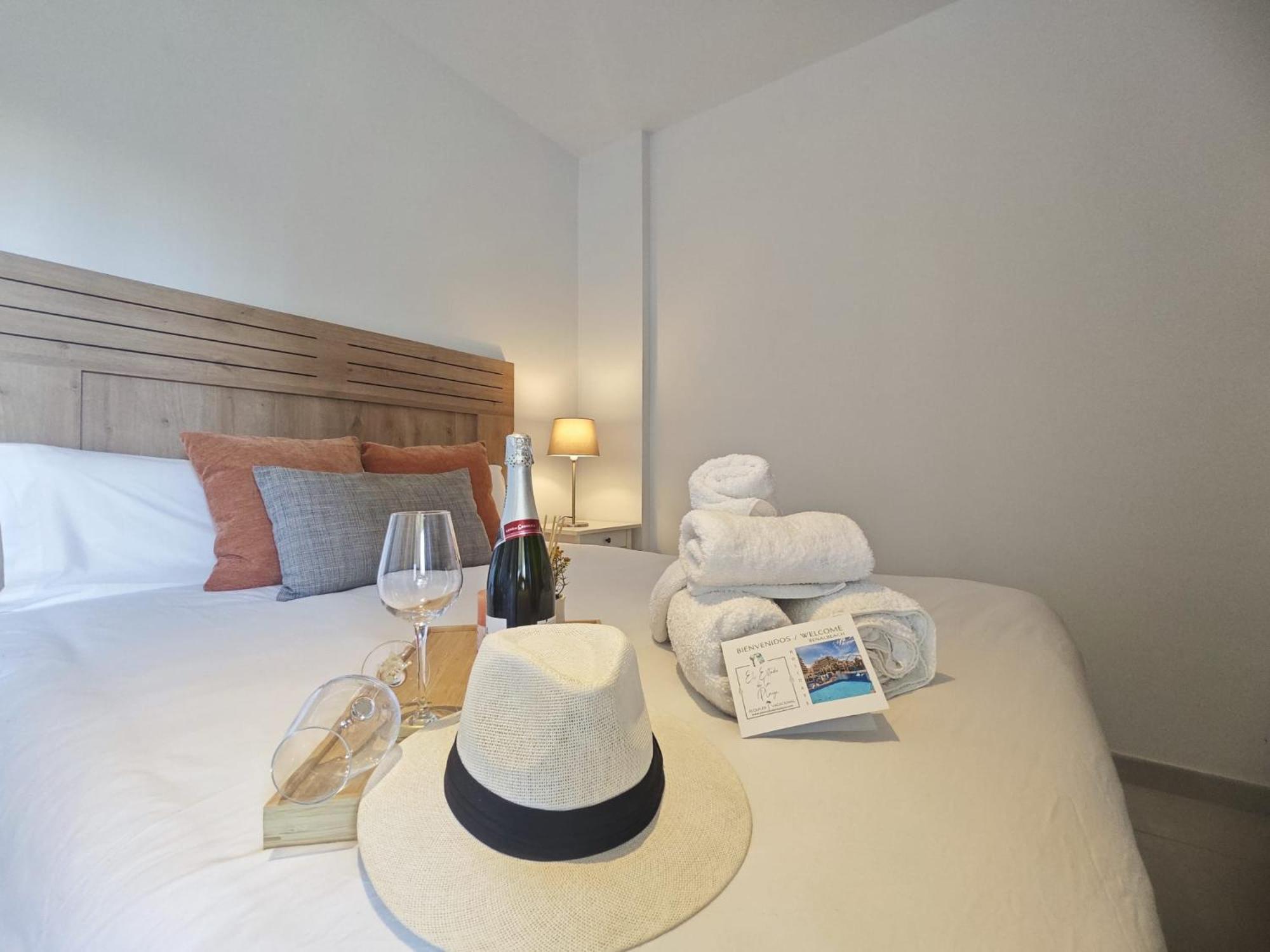 Casa Oasis Benalbeach 贝纳尔马德纳 外观 照片