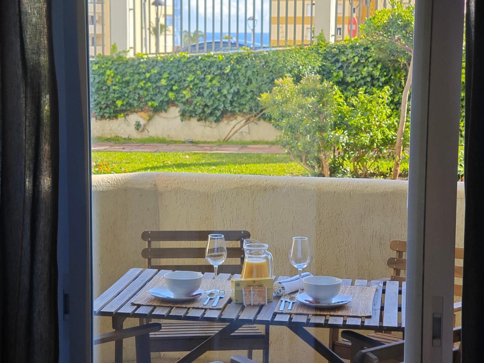 Casa Oasis Benalbeach 贝纳尔马德纳 外观 照片