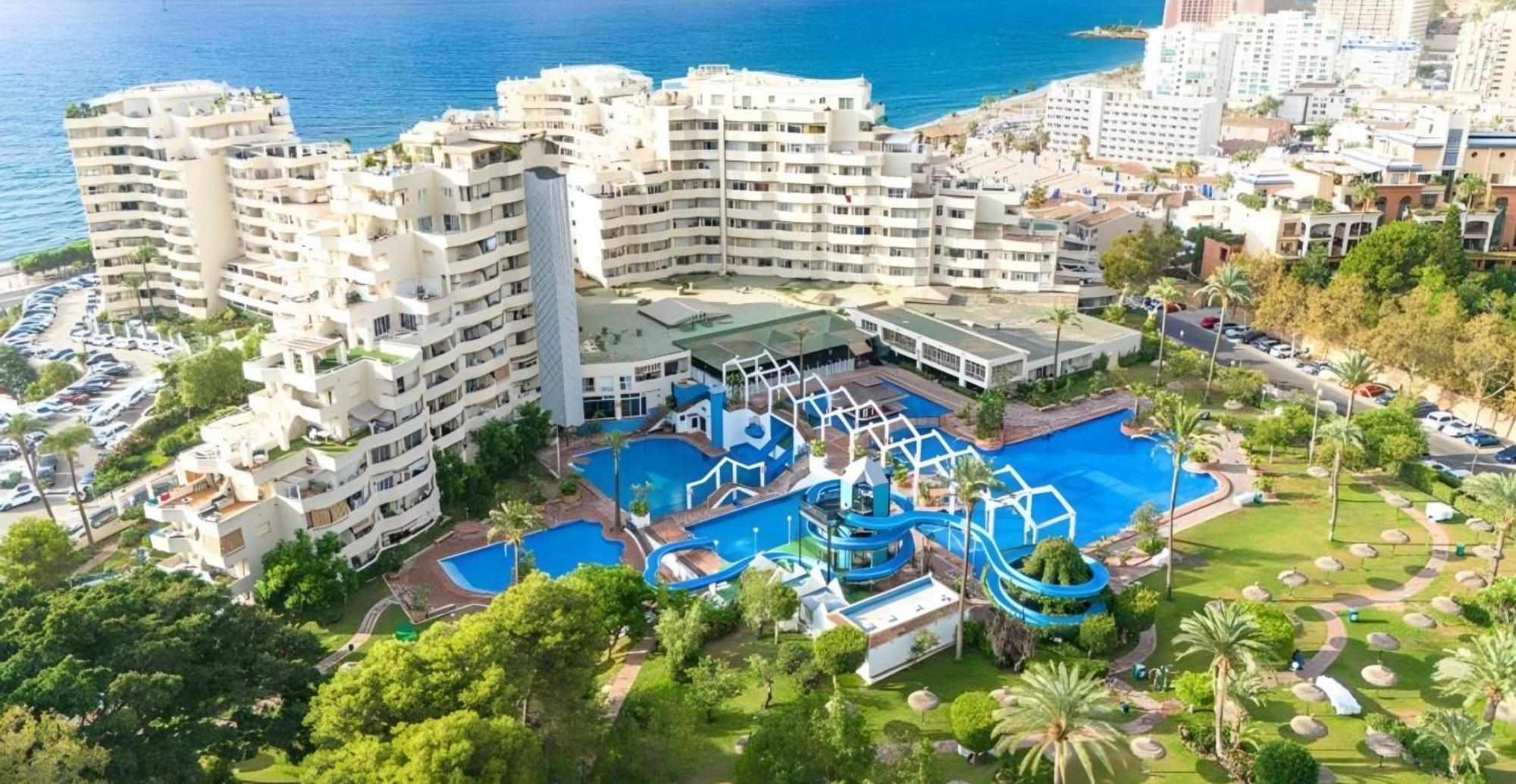 Casa Oasis Benalbeach 贝纳尔马德纳 外观 照片